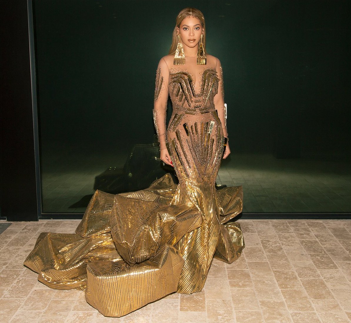 Beyoncé at the Wearable Art Gala 2018 via Instagram - Looks of the Week - March 24th Beyoncé at the Wearable Art Gala 2018 via Instagram