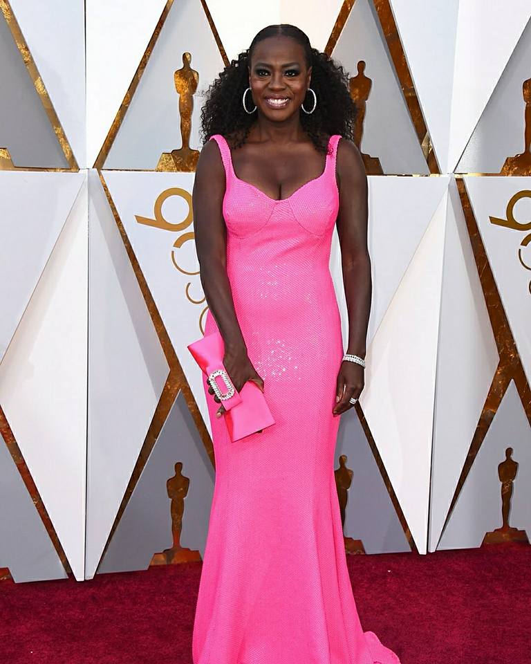 Viola Davis wearing Michael Kors and a Roger Vivier clutch via Twitter @violadavis - Looks of the Week - March 10th Viola Davis wearing Michael Kors and a Roger Vivier clutch via Twitter @violadavis