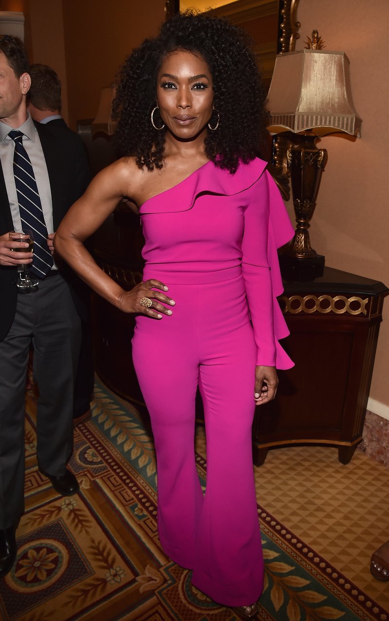 Angela Bassett at dinner during CinemaCon. Photo by Alberto E. Rodriguez/Getty Images - Looks of the Week - April 28th Angela Bassett at dinner during CInemaCon. Photo by Alberto E. Rodriguez/Getty Images