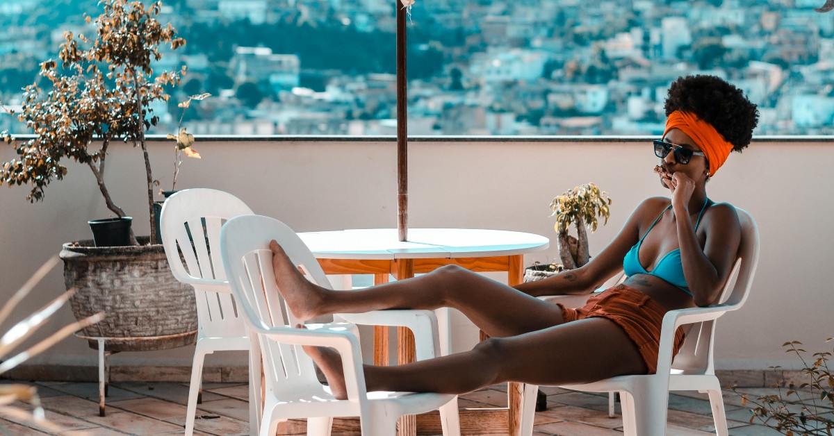 pixels-woman on beach