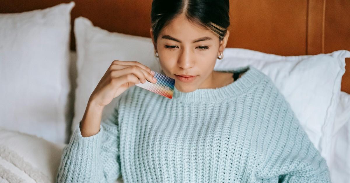 women with credit card SOURCE: Pexels